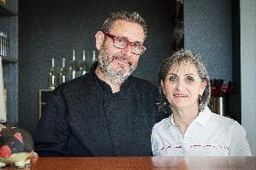 Christine et Denis Peralta les patrons du restaurant l��cole de Bouchala