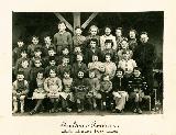 Ancienne photos de classe de l´école de Bouchala à Saint Martin Lestra de l´Année 1957